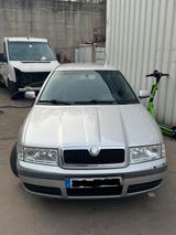 Skoda Octavia Combi  TÜV  zuverlässig  ... - Skoda Octavia aus 2002: Kombi