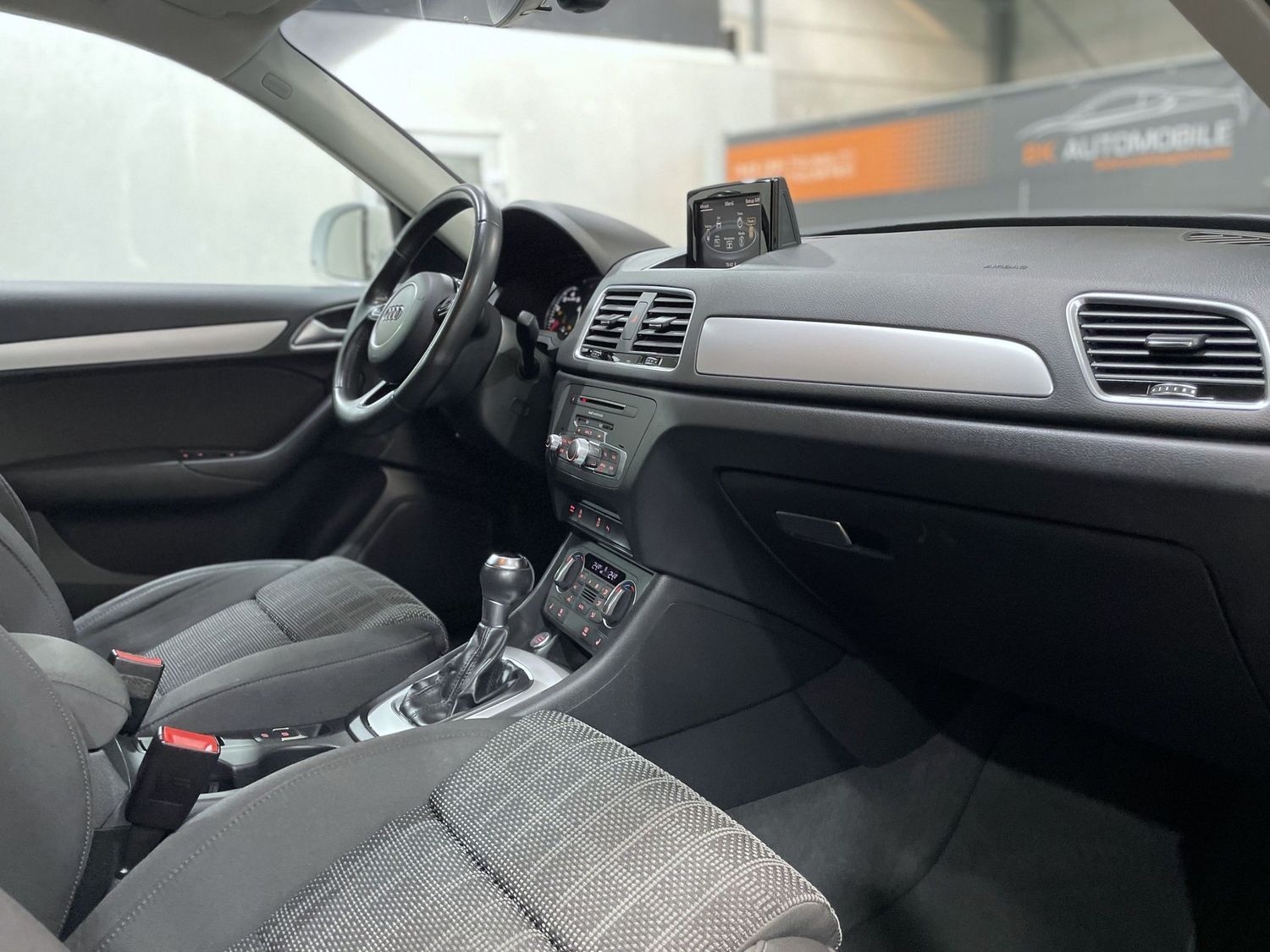 Fahrzeugabbildung Audi Q3 sport #Keyless#PDC#Navi#DAB