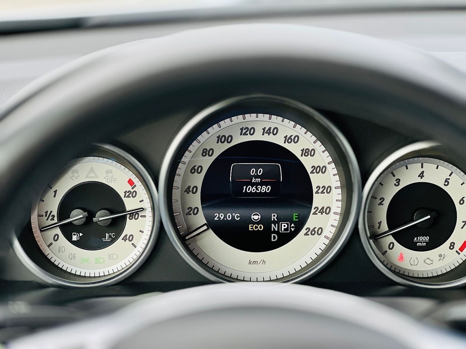 Fahrzeugabbildung Mercedes-Benz E 500 CABRIO AMG - Distronic, 360°, LED, Memory,