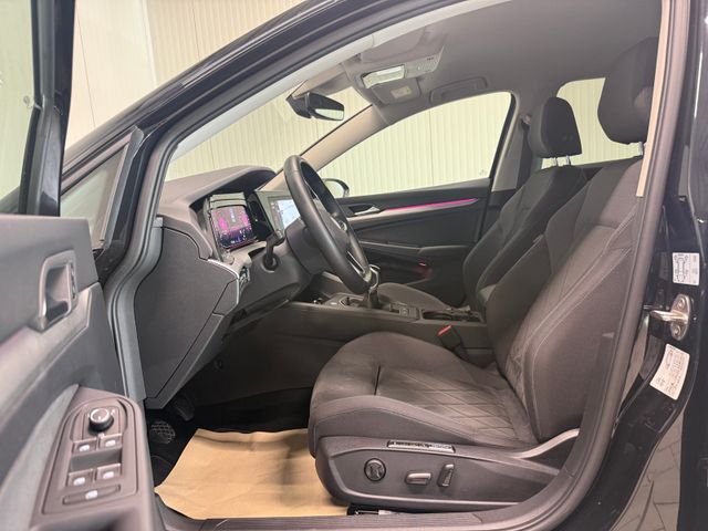 Golf VIII Life 1.5 TSI AHK STNDHZG LED