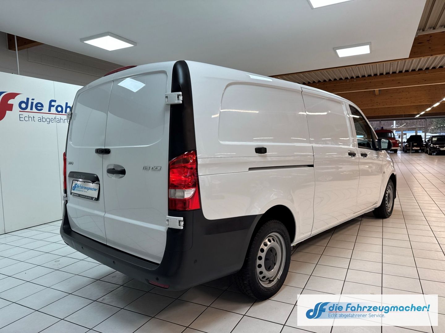 Fahrzeugabbildung Mercedes-Benz Vito Kasten 116 CDI RWD extralang Navi DAB SHZ