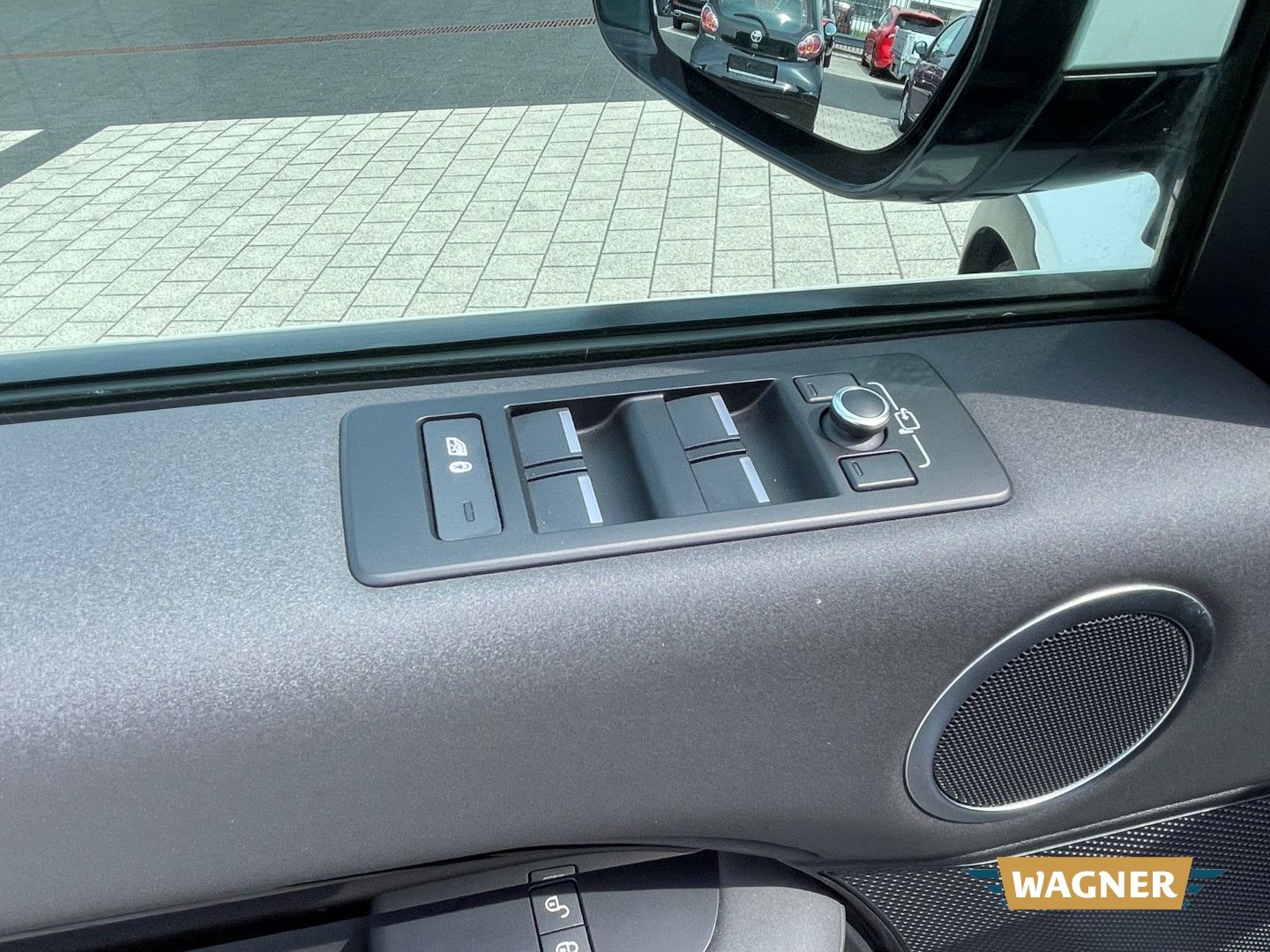 Fahrzeugabbildung Land Rover Discovery 5 SE SDV6 7-Sitzer Keyless