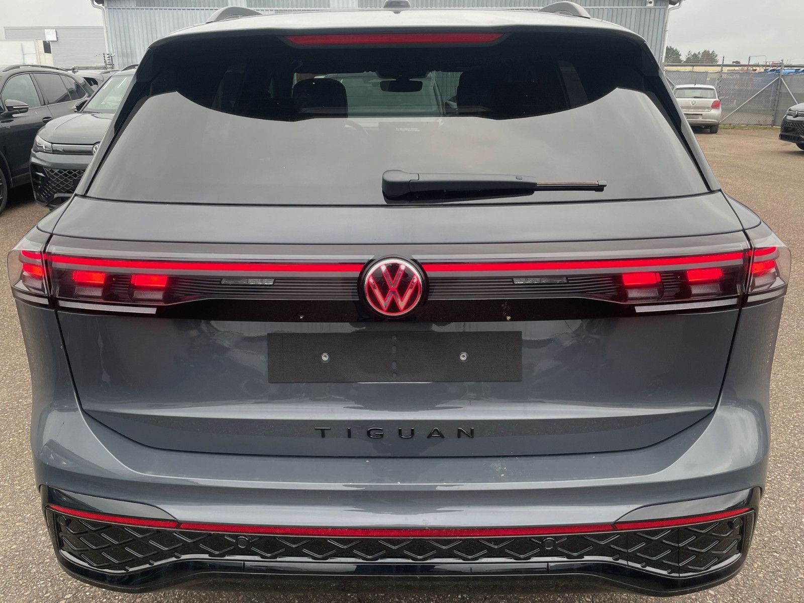 Volkswagen Tiguan 2.0 TDI 142 kW 4Motion R-Line, HUD, 2026 imagem 2