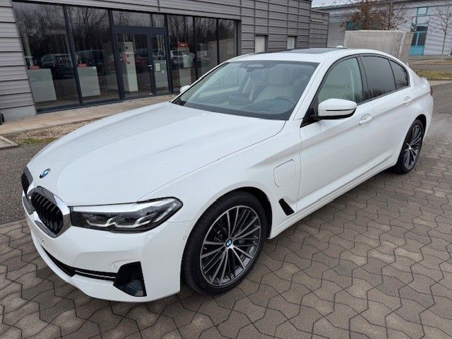 BMW 545 e xDrive Lim.  Head-Up / Leder /