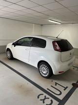Fiat Punto 1.2 - Fiat Punto Gebrauchtwagen in Stuttgart