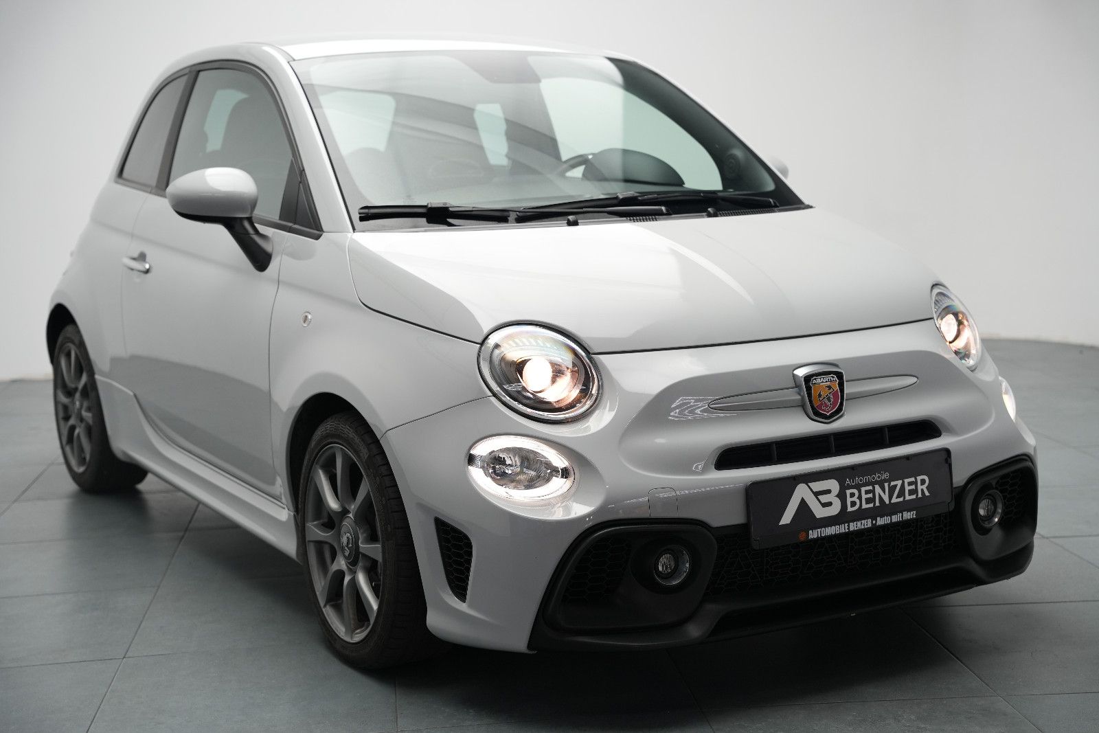 Fahrzeugabbildung Fiat Abarth 500 595 *BeatsAudio*SportsitzeAbarth*PDC*