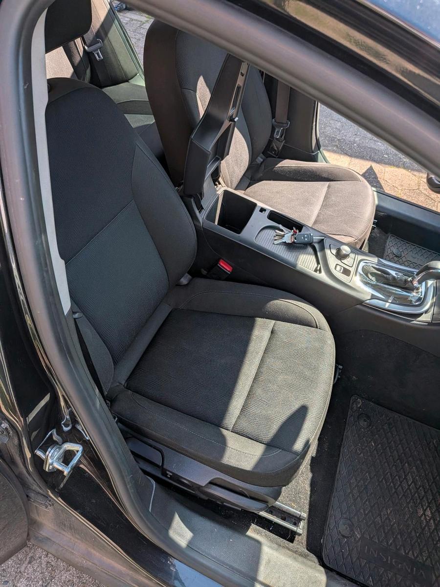 Opel Insignia 2010 — photo 6