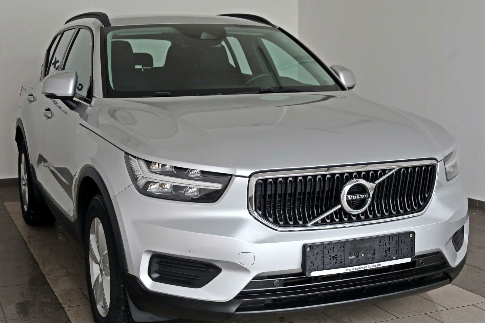 Fahrzeugabbildung Volvo XC40 2WD Navi,LED,Kamera,Apple CarPlay,PDC