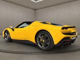 Ferrari 296 GTS in Gelb - Carbon + Finanzierung möglich - Ferrari 296 GTS mit Benzin-Antrieb: Automatik