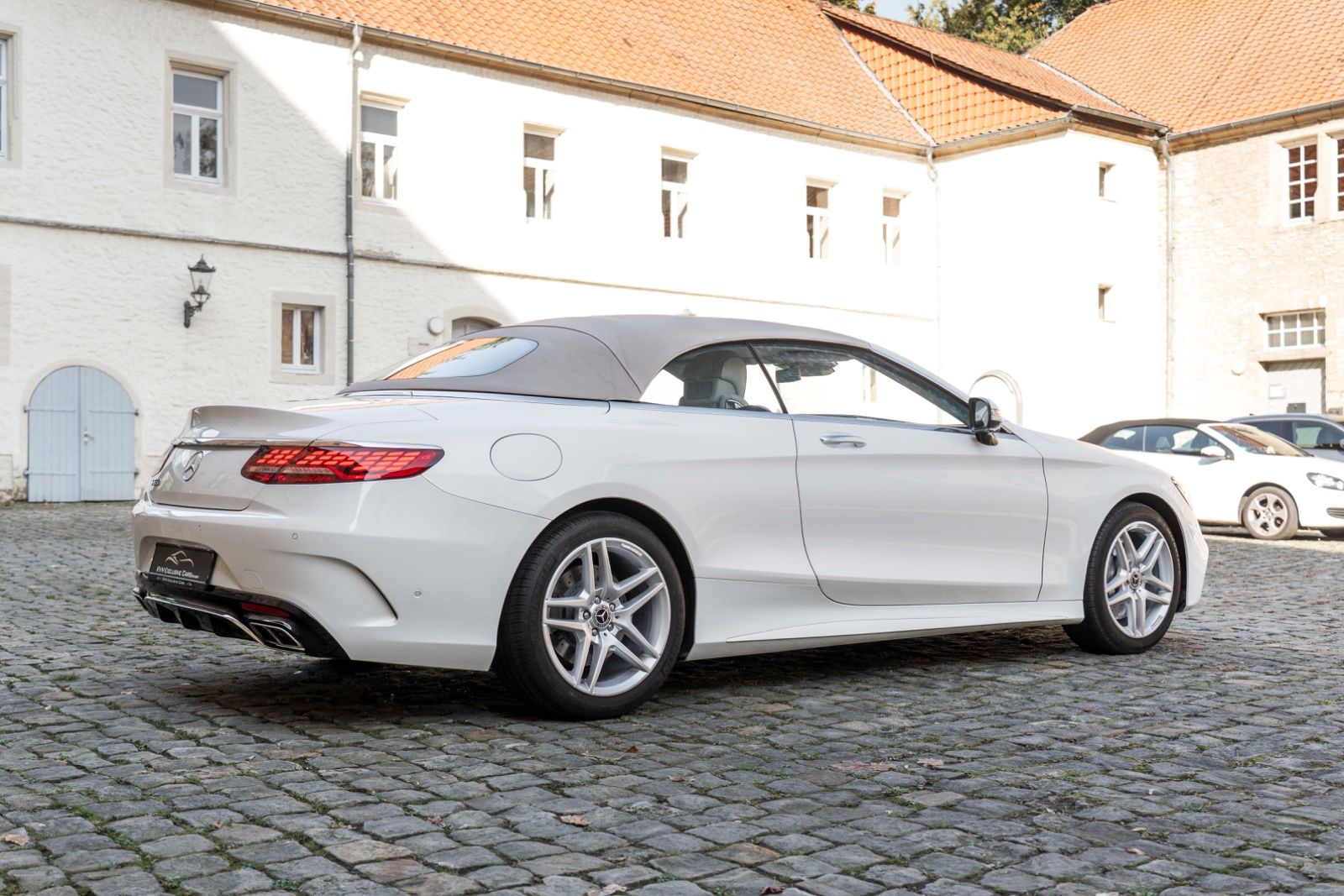 Fahrzeugabbildung Mercedes-Benz S 560 Cabriolet BURMESTER HUD 360° ACC LUFT TOTW