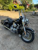 Harley-Davidson Road King - HARLEY-DAVIDSON 2011 ROAD KING