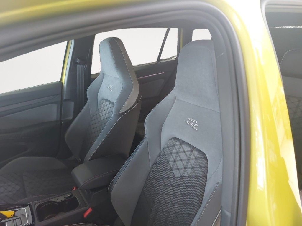 Fahrzeugabbildung Volkswagen Golf Variant 2.0 TSI OPF 4Motion DSG R-Line