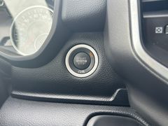 Fahrzeugabbildung Dodge RAM 1500 5,7L V8 Hemi 4x4 AHK Navi Leder Kamera