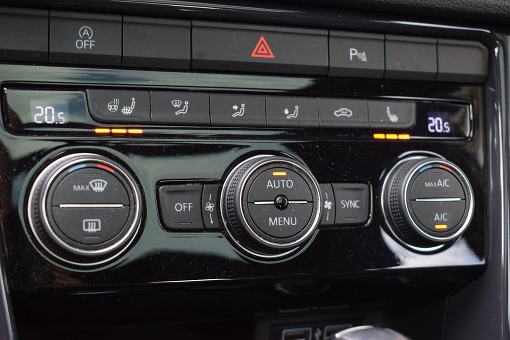 Volkswagen T-Roc 2.0 TSI 4Mo/DSG *R-Line*LED*AHK*Pano*RüKam, миниатюра 10