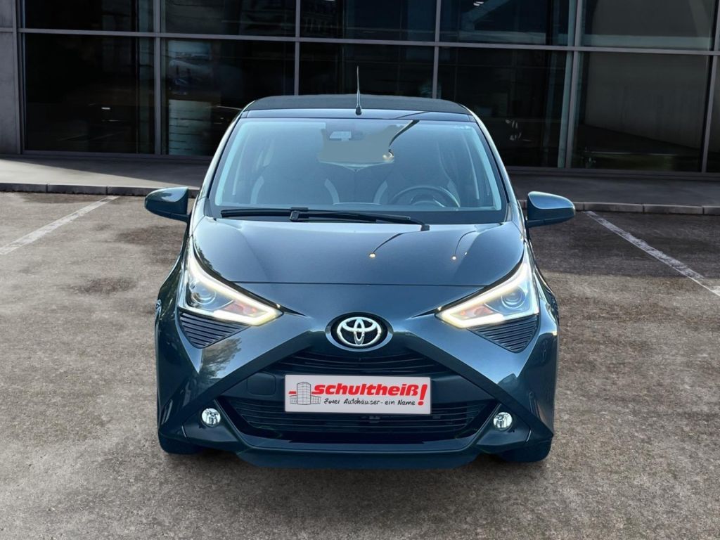 Fahrzeugabbildung Toyota Aygo x-sky