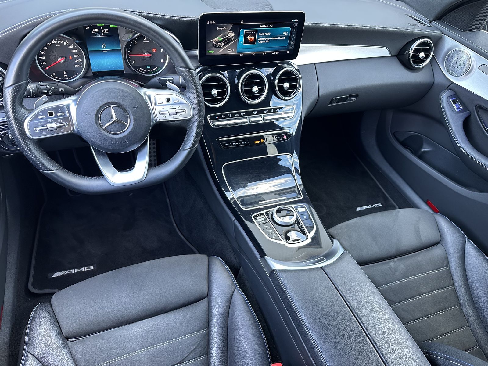 Fahrzeugabbildung Mercedes-Benz C 300de T AMG-Line NAV+LED+KAM+BURMESTER+CARPLAY