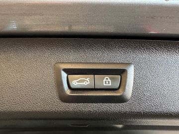 BMW 530 d xDrive Sport Line *LED*Pano*