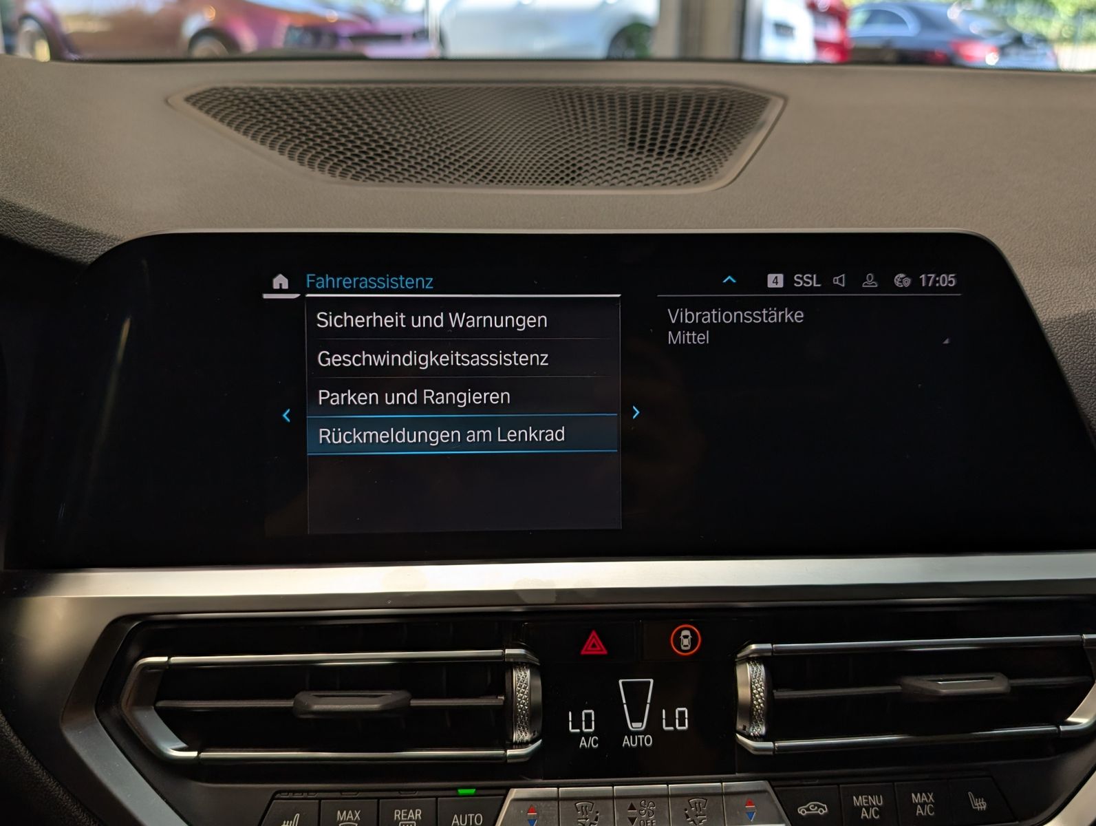 Fahrzeugabbildung BMW 320 e xDrive Sport Line Schadow Pano Laser Navi