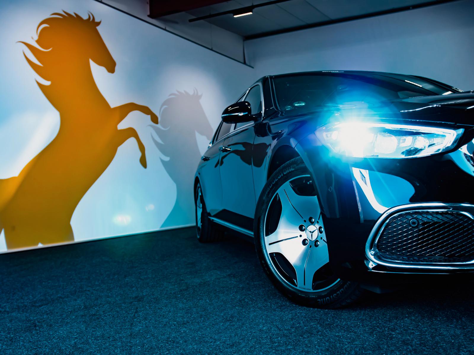 showroom-image-top