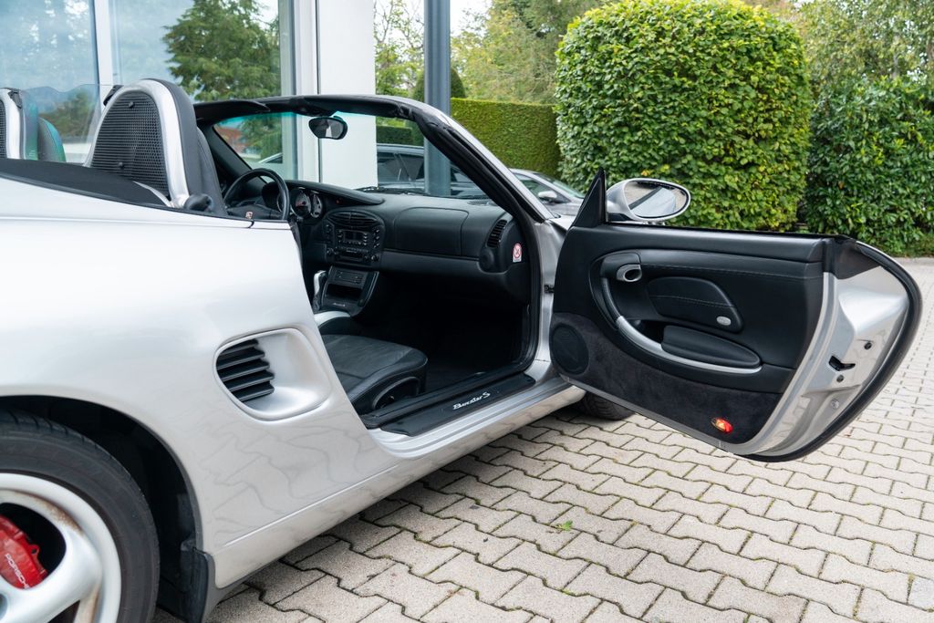 Porsche Boxster S/ SITZHEIZUNG/ CD/ HARMAN/ ALARM/ 18" Porsche Boxster S/ SITZHEIZUNG/ CD/ HARMAN/ ALARM/ 18"