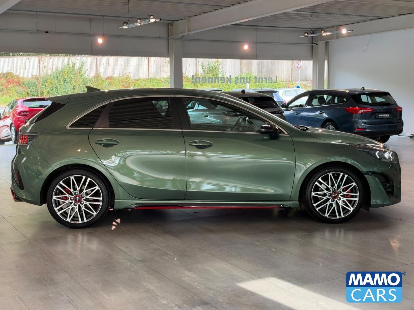 Kia Ceed GT 1.6 T-GDI ACC/BLIS/JBL/4xSHZ/LHZ/CAM/MEM
