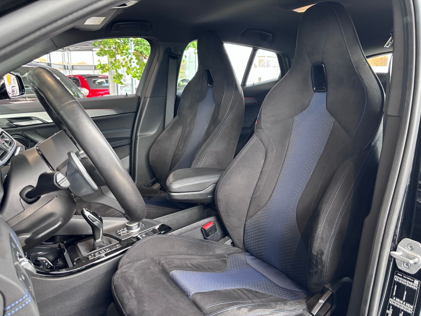 Fahrzeugabbildung BMW X2 xDrive M35 i HUD RFK LED