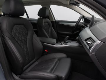 Fahrzeugabbildung BMW 530e xD Pano Kamera DAB HiFi Adapt. Fahrwerk 19"