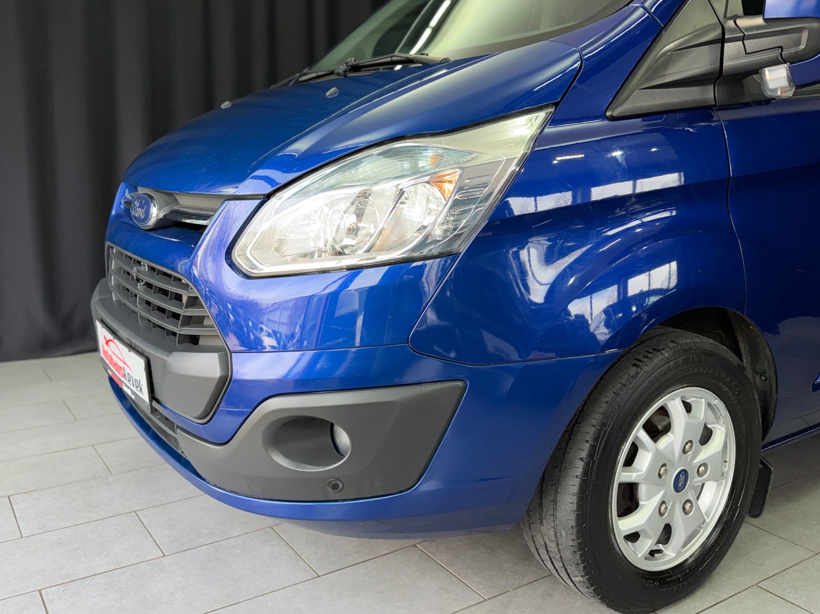 Fahrzeugabbildung Ford Tourneo Custom 300|AC|PDC|NAVI|8-SITZE
