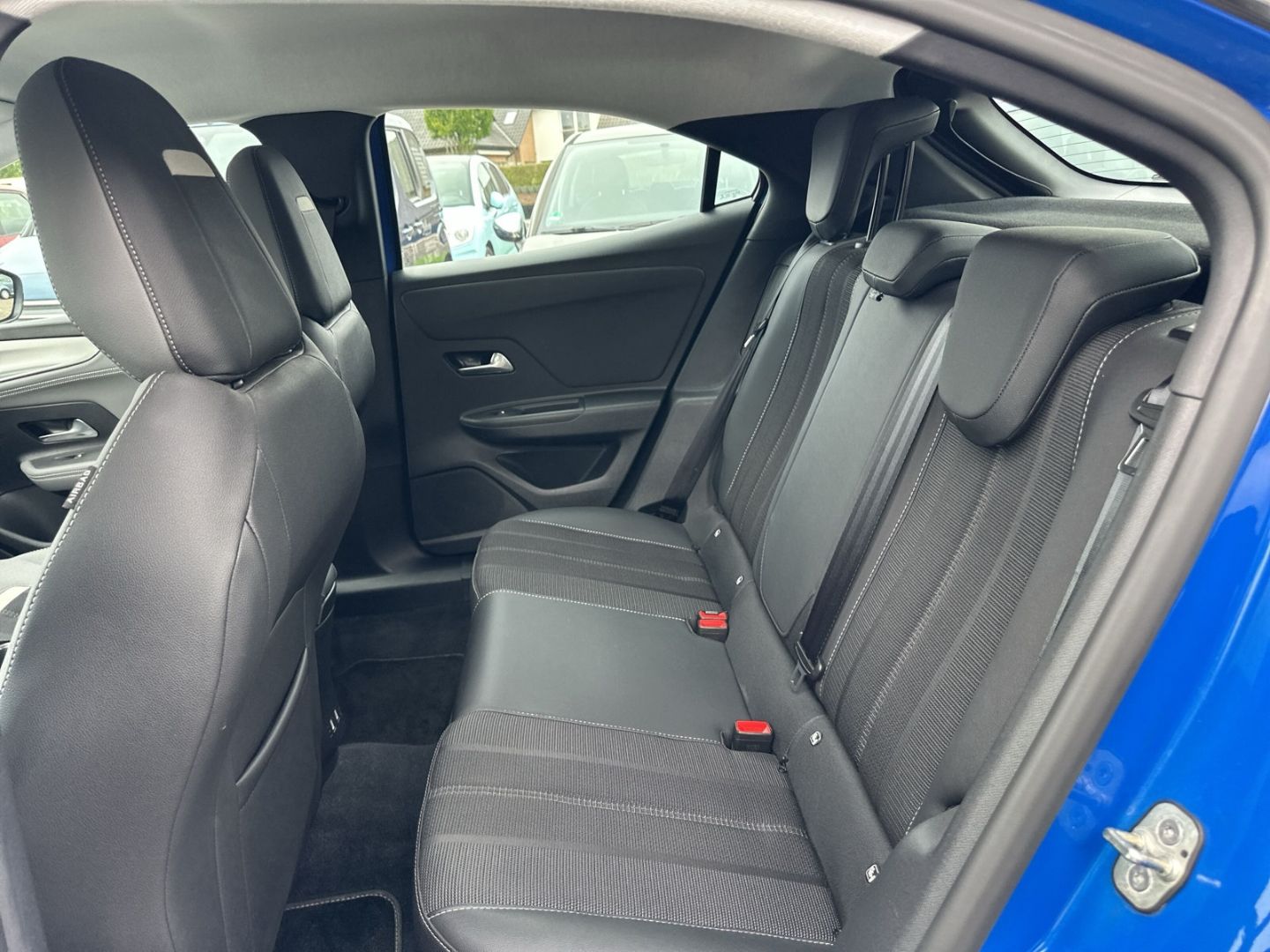 Fahrzeugabbildung Opel Mokka Elegance Navi LED CarPlay Klimaautom