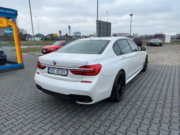 BMW 740 - 8