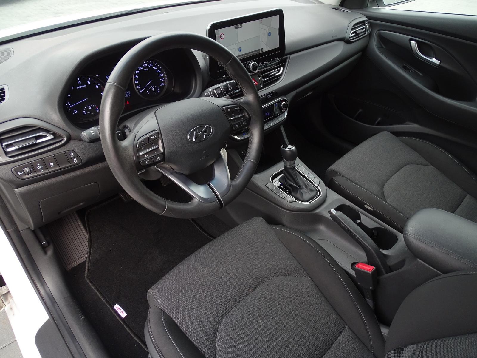 Hyundai i30 cw 1.5 T-GDI DCT Intro Edition M-Hybrid LED