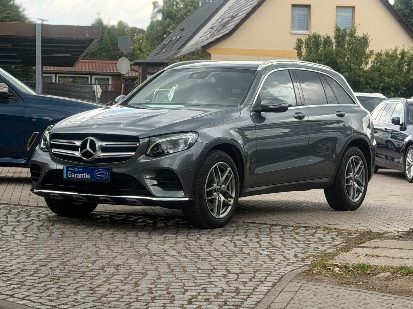 MERCEDES-BENZ GLC 250 4Matic AMG Line*AHK*PANO*ILS*Kamera
