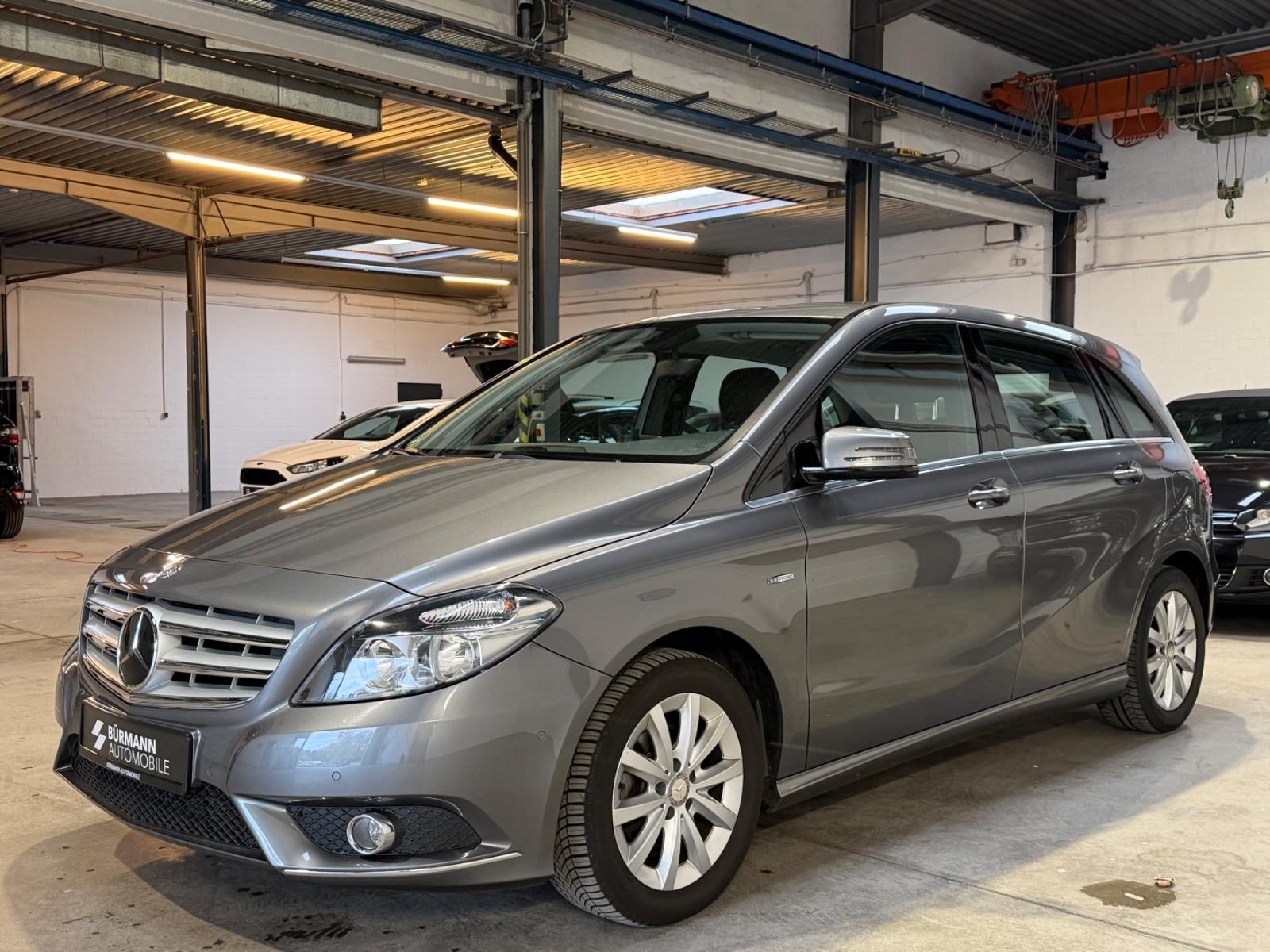 Mercedes-Benz B 180/PDC/ANHÄNGERKUPPLUNG/ALLWETTER/NEBEL/KLIMA