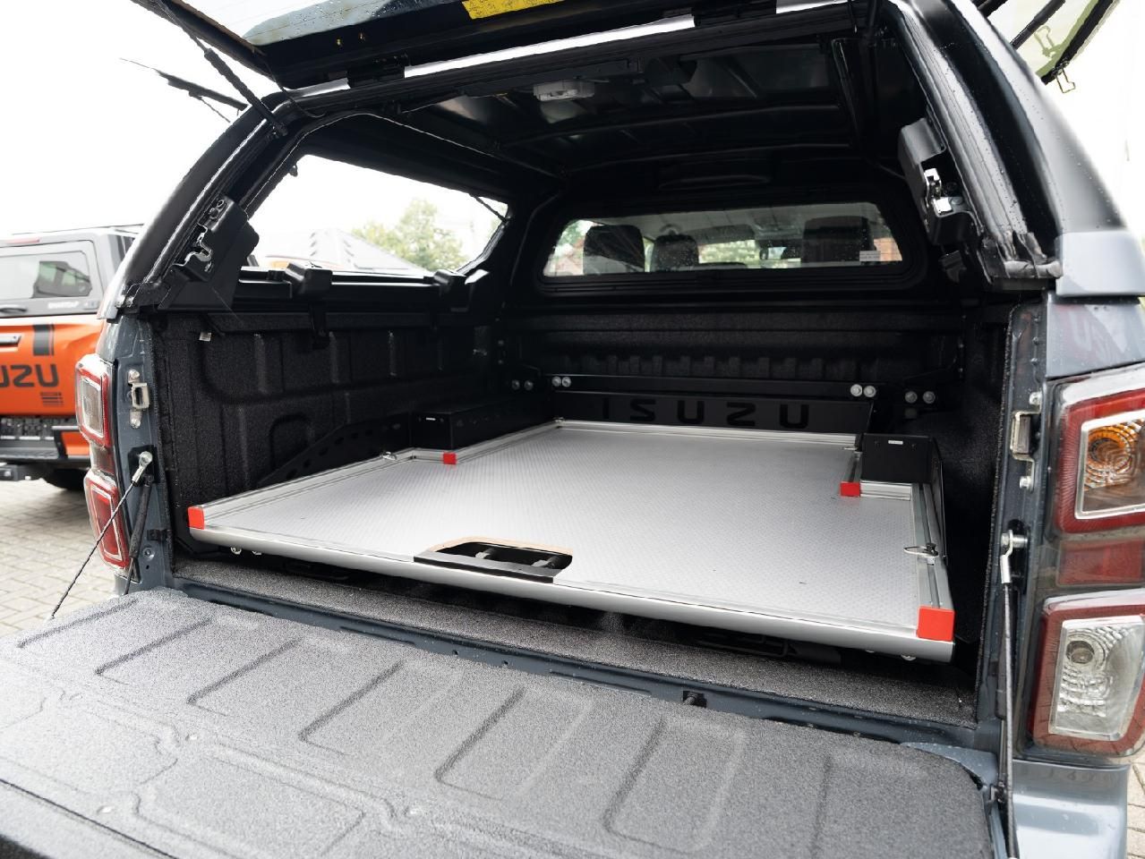 Fahrzeugabbildung Isuzu D-Max Double Cab 4WD LSE inkl. Hardtop