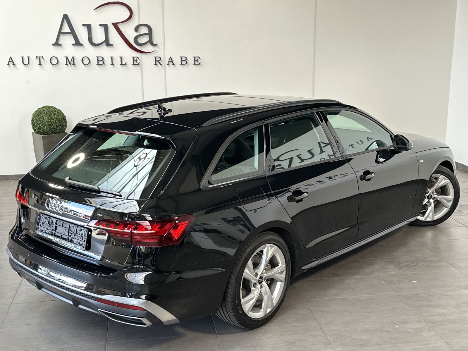 Fahrzeugabbildung Audi A4 Avant 35 TDI S-Line Aut. NAV+LED+KAM+PANO+1HD