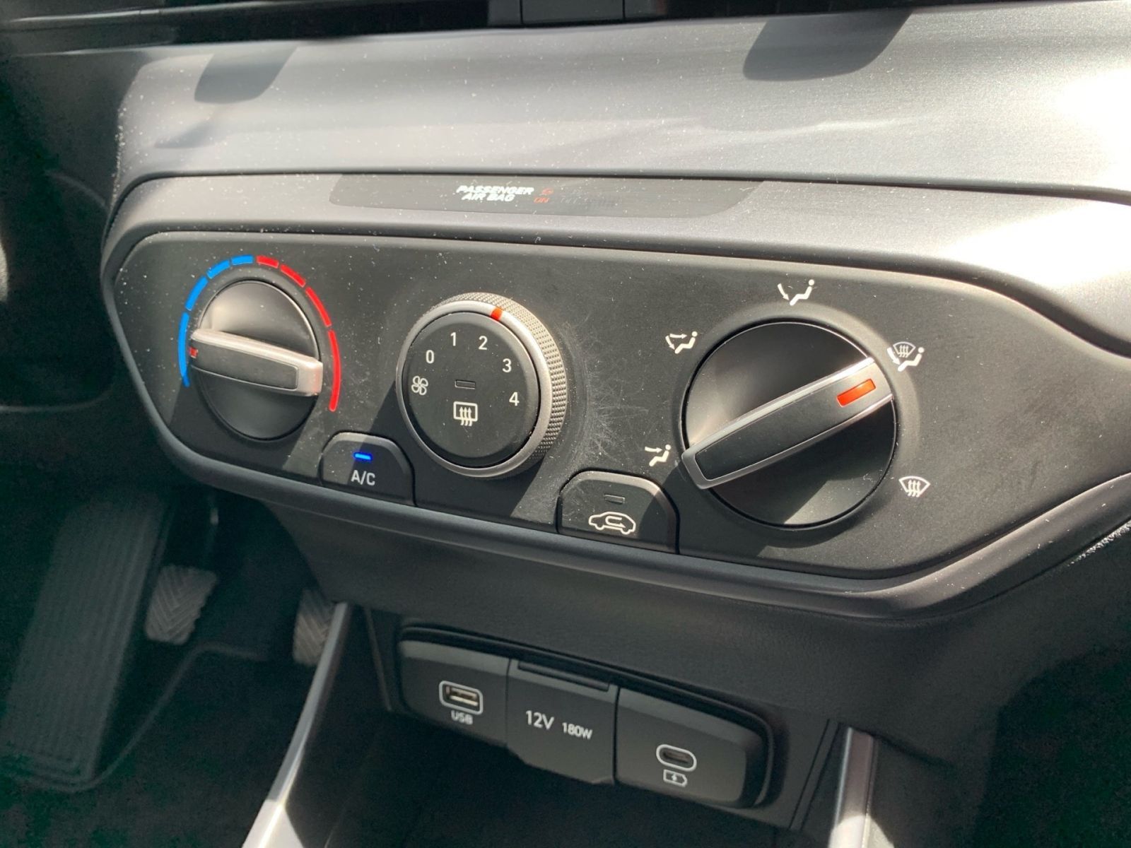 Fahrzeugabbildung Hyundai BAYON 1.0 T-GDI Select Navi Kamera Allwetter