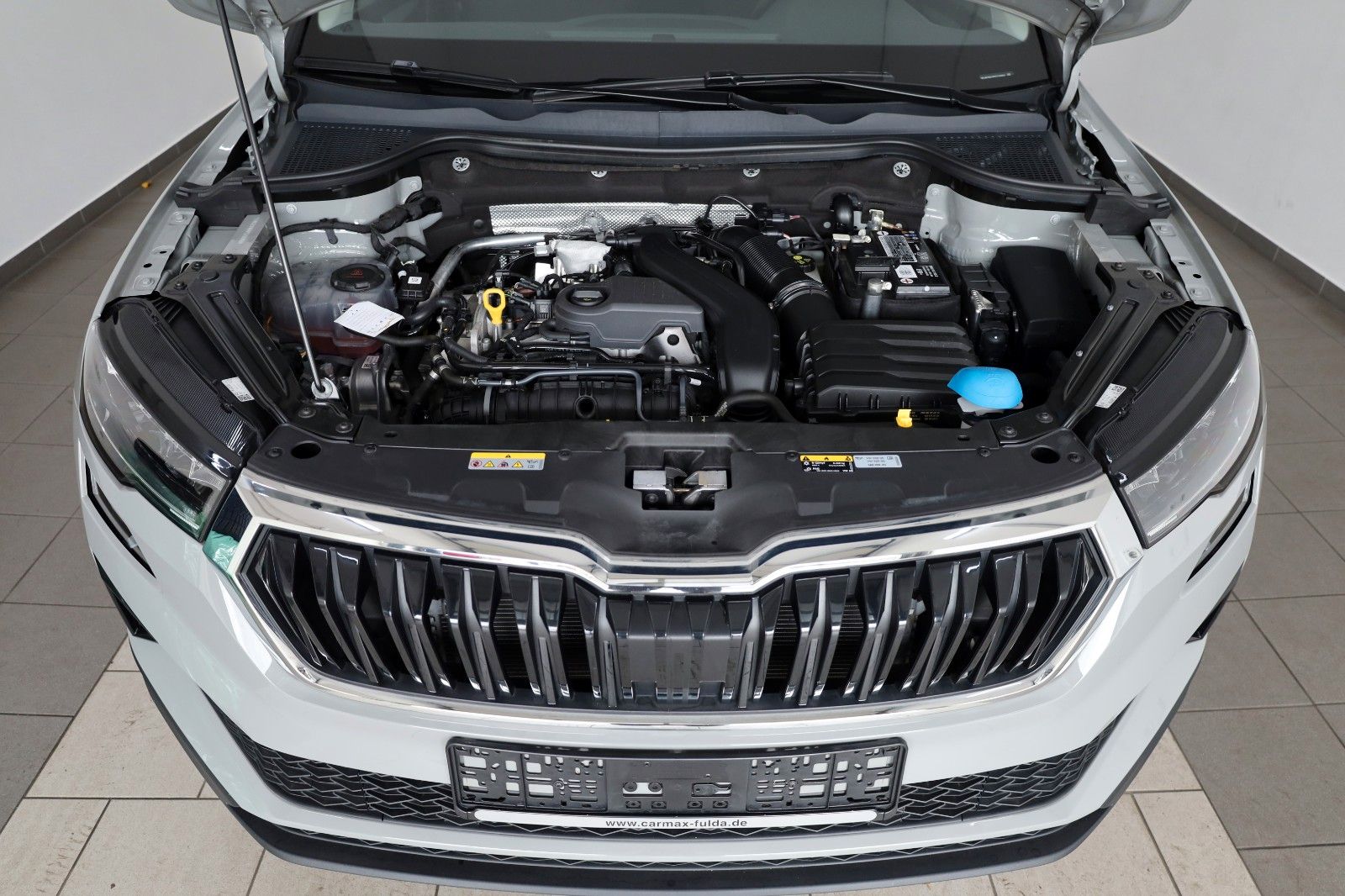 Fahrzeugabbildung SKODA Karoq Ambition,Navi,PDc,8 fach Alräder!