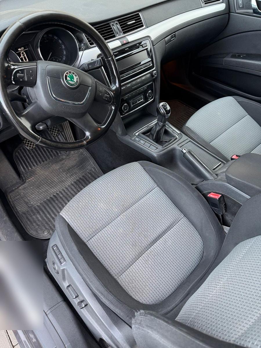 Skoda Superb 2010 — photo 5