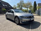 Volkswagen Passat 2.0 TDI DSG Highline  - VW Passat Gebrauchtwagen in Duisburg