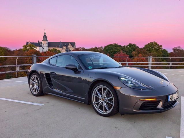 Porsche Cayman 718 Schalter Approved