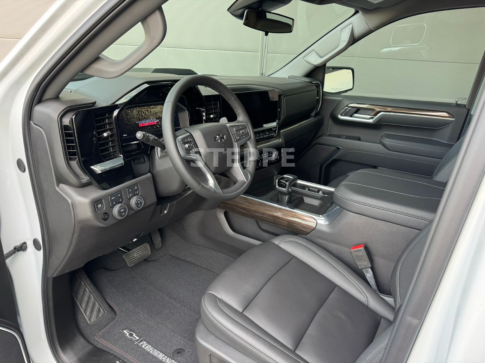 Chevrolet 2025 Silverado LT Trail Boss 6,2V8 Crew Cab. AHK