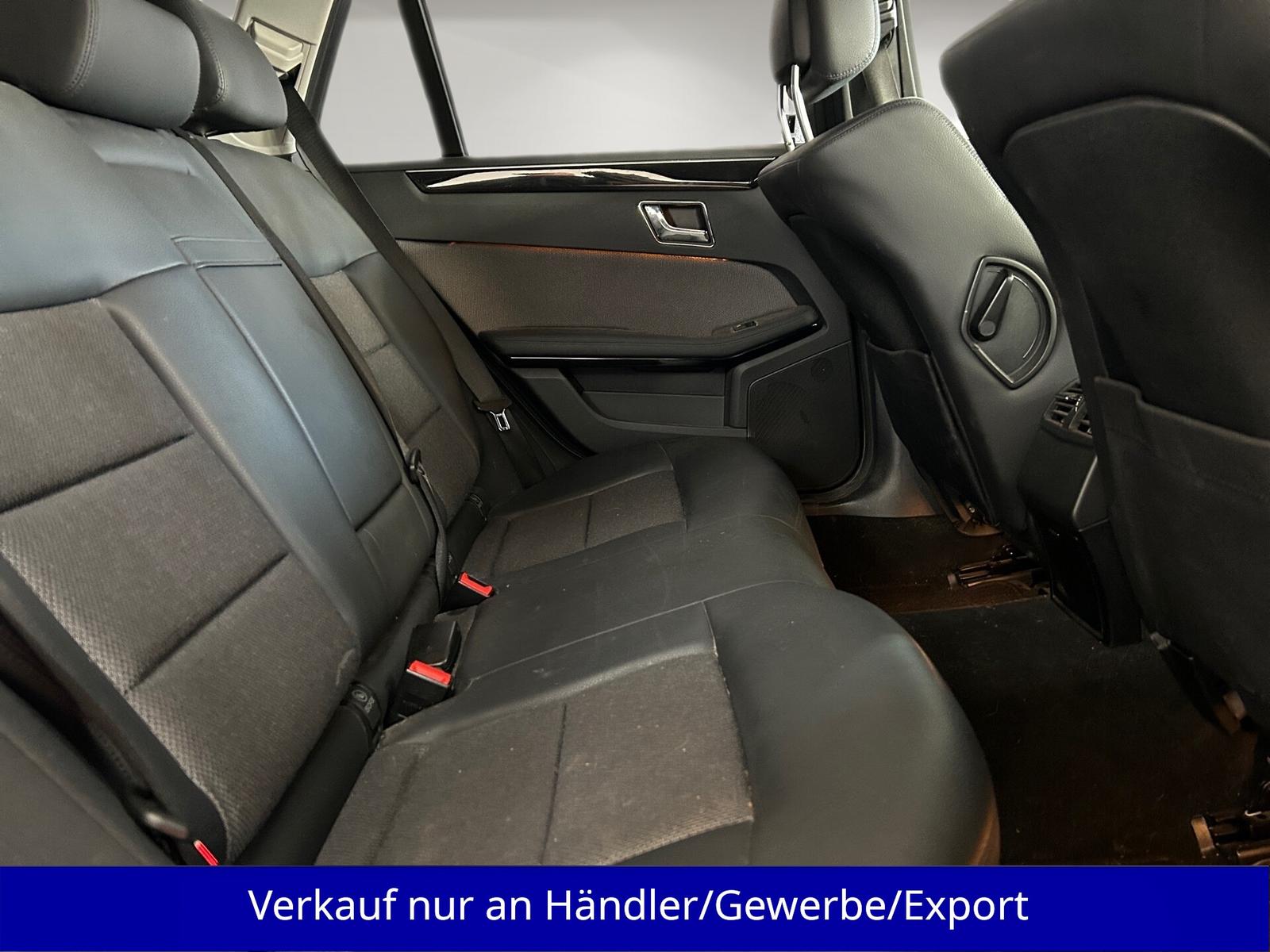 Mercedes-Benz E200 2010 — photo 12
