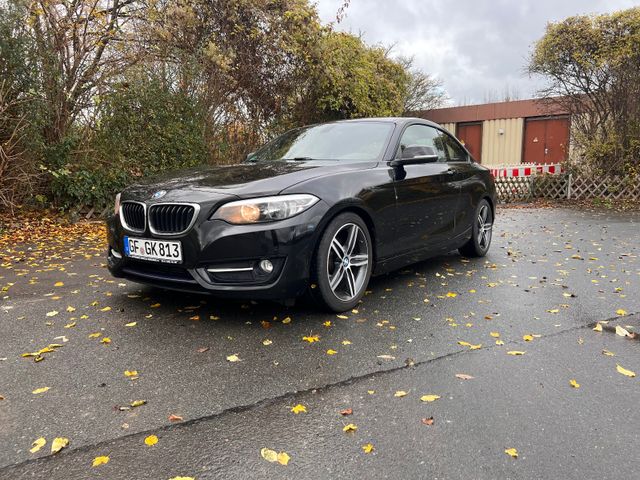 BMW 220i Coupé Sport Line