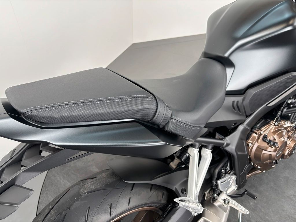 Fahrzeugabbildung Honda CB 650 R *NEUWERTIG *SERVICE FRISCH
