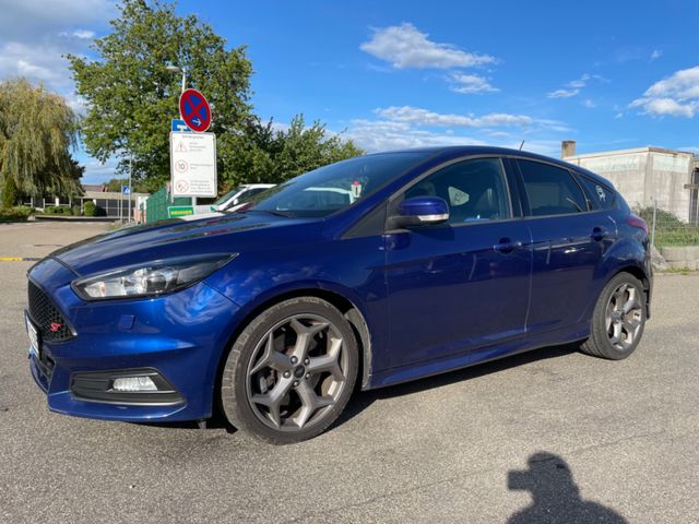 Ford Focus Lim. ST