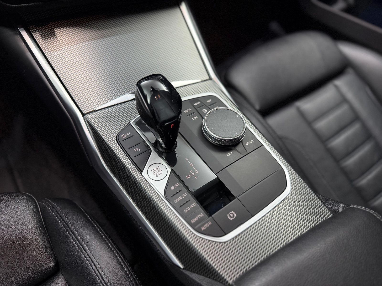 Fahrzeugabbildung BMW 320d Touring xDrive M Sport|HIFI|HuD|LEDER|KAMER