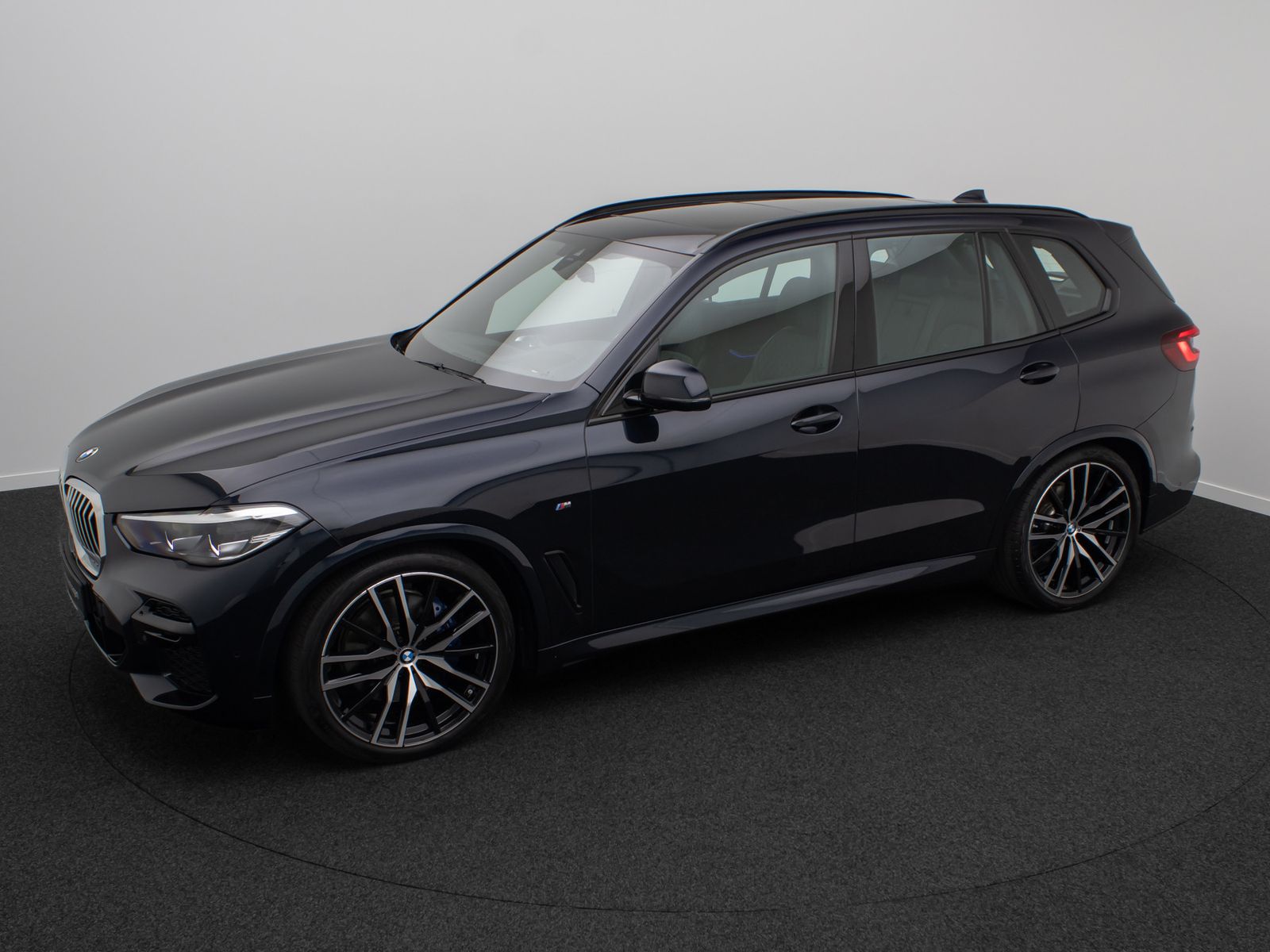 Fahrzeugabbildung BMW X5 xD30d M Sport H/K Panorama HUD DAB SoftCl 22"
