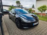Tesla Model 3 Allradantrieb mit Dualmotor Performa...