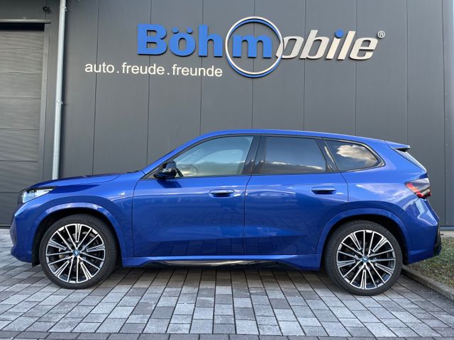 BMW iX1 xDrive30/M-Sport/Premium-Paket/AHK/20 Zoll