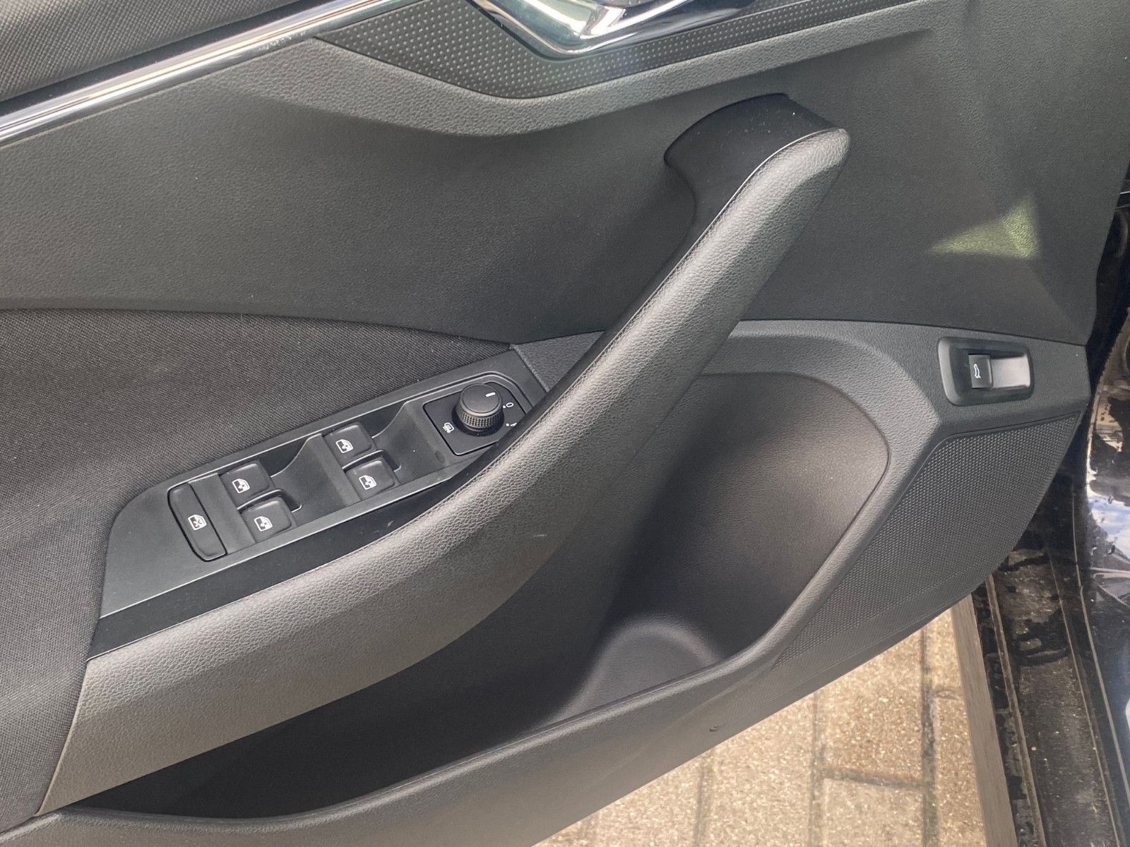 Fahrzeugabbildung SKODA Kamiq 1.5l TSI ACT TOUR *LED*NAV*ACC*KAMERA*PDC*